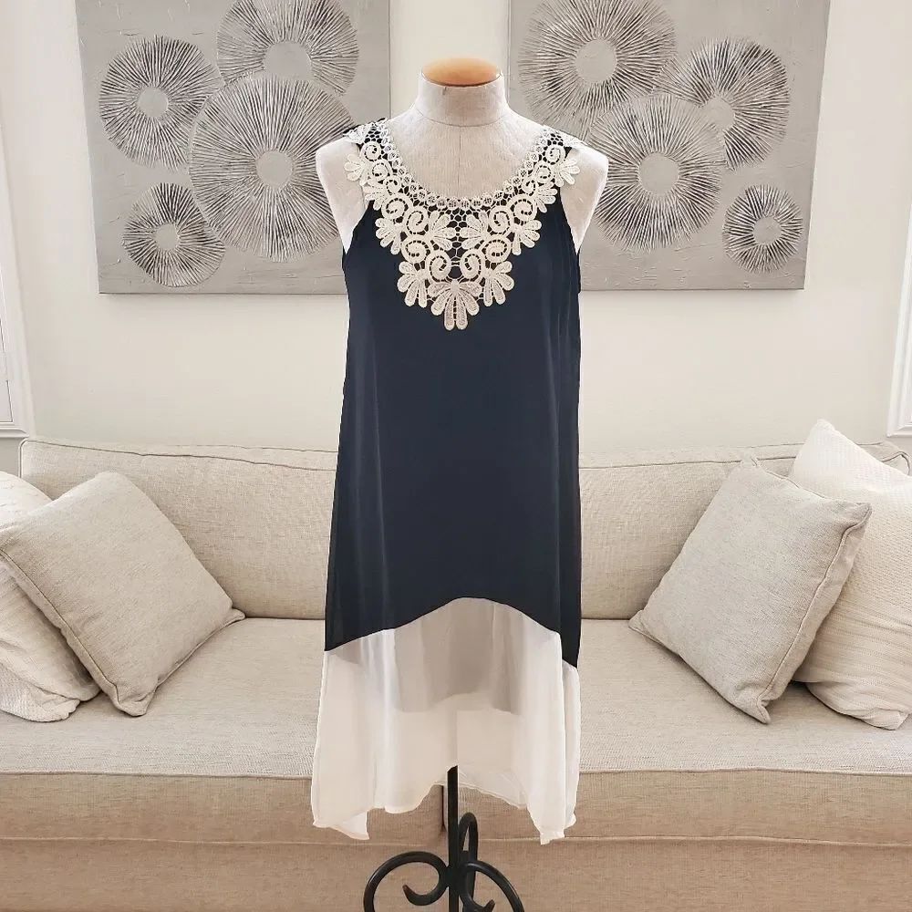 Lara Raglan Chemise Dress - [Small, Black]